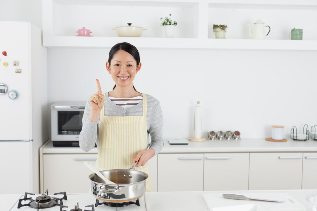 I Read Labels For You opinion on Uncoated titanium nonstick cookware safety